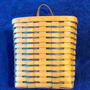 Longaberger 1996 Tall Key basket & protector